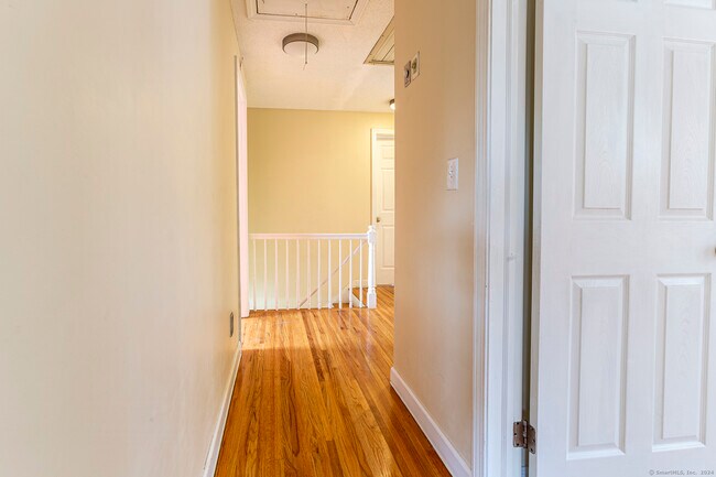 Building Photo - 288 Candlewyck Dr