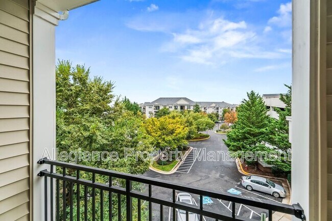 Building Photo - 12929 Centre Park Cir