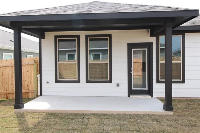 Building Photo - 1320 Ambler Dr
