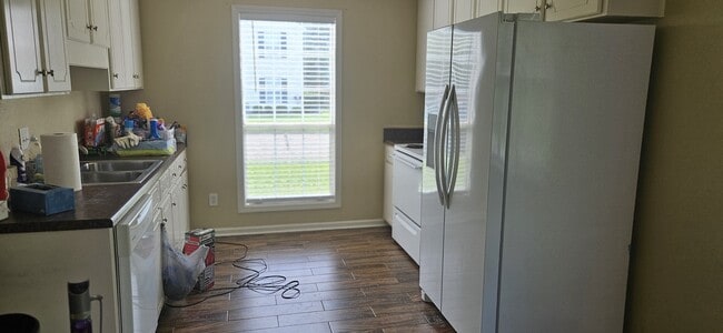 Building Photo - 127 Radford Cir
