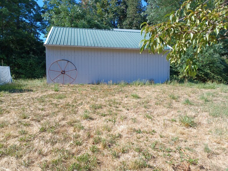 Building Photo - 55881 SW Cherry Grove Dr