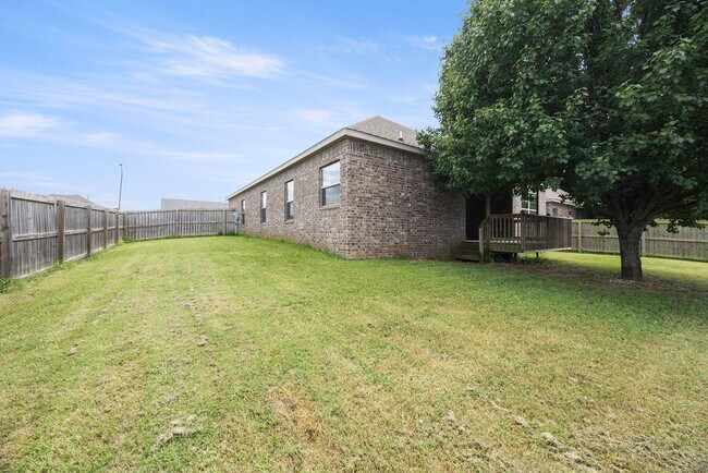 Building Photo - 2250 N Inglewood St