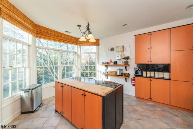 Building Photo - 115 Kensington Ln