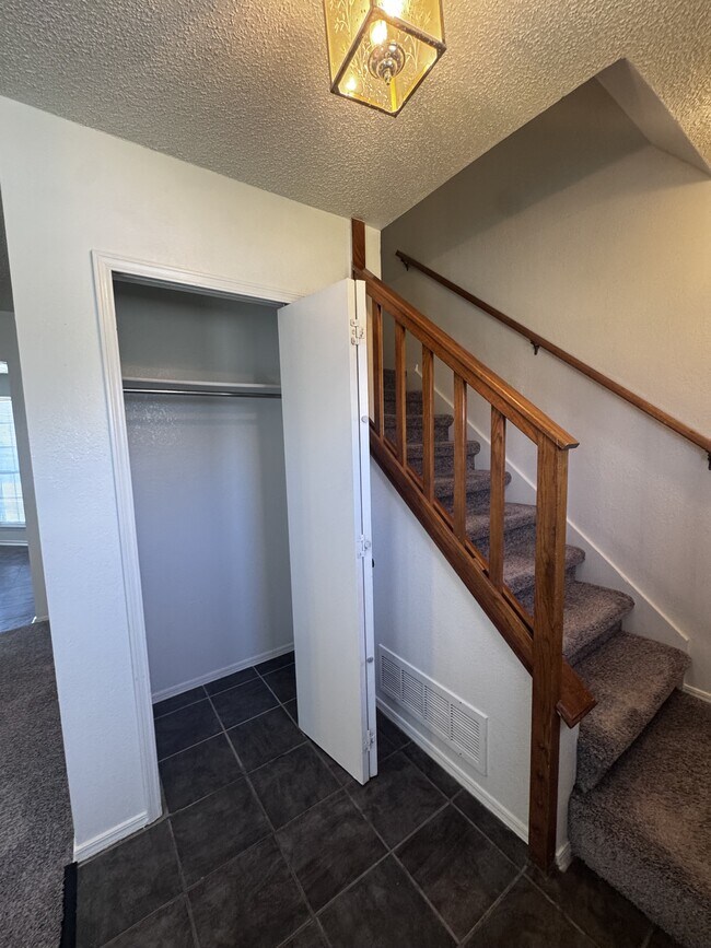 Building Photo - 1613 Bobby Lee Dr
