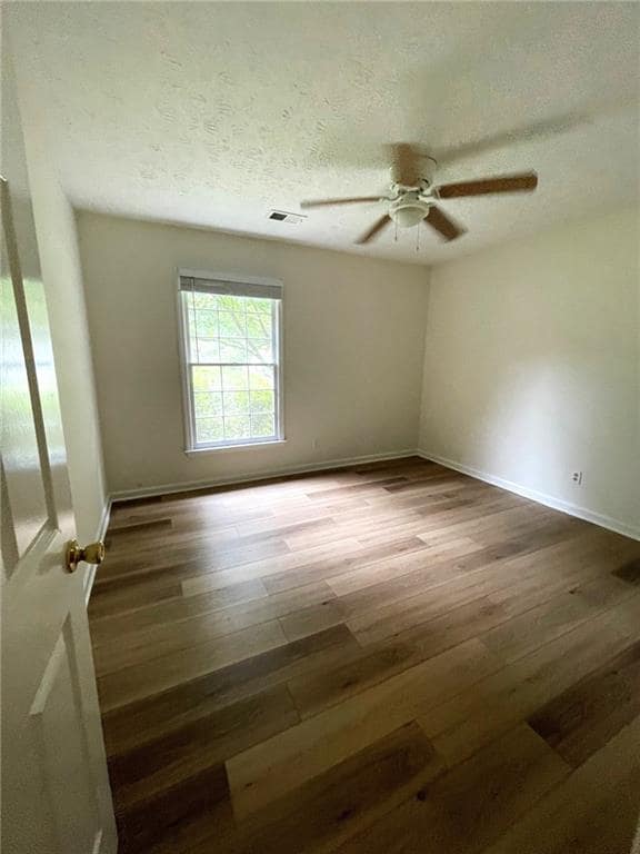 Building Photo - 4630 Hampton Square Dr