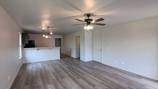 Building Photo - 2 Bed 2 Bath 1 Car Garage in the Eastpoint...