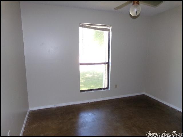 Building Photo - 49 Oak Forest Pl