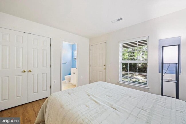 Building Photo - 23110 Blackthorn Square