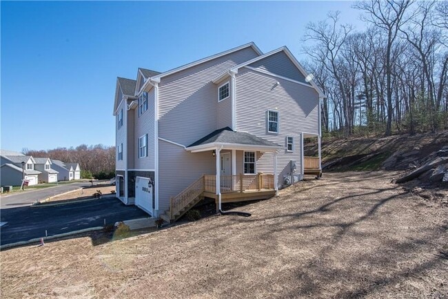 Building Photo - 27 Woodside Dr