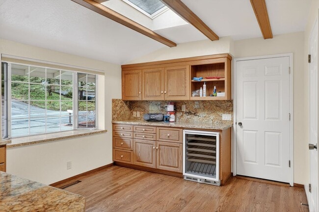 Building Photo - Absolutely Beautiful 4BR 3.5BA 2 Story Home in quiet neighborhood in Los Altos