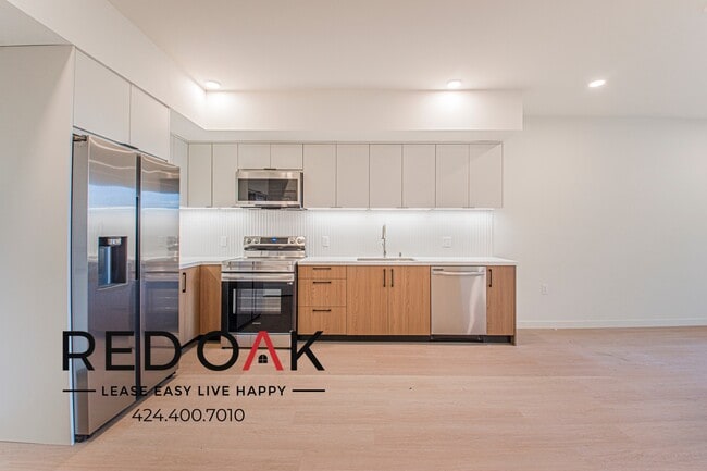 Building Photo - 856 S Gramercy Dr