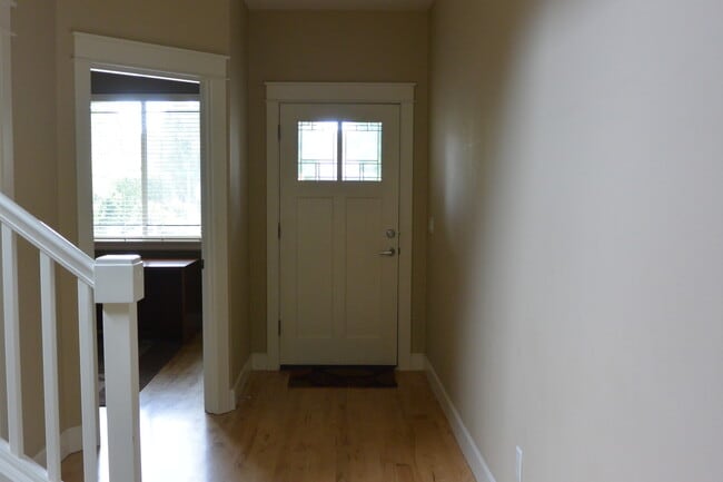 Building Photo - 1365 SE 194th Pl