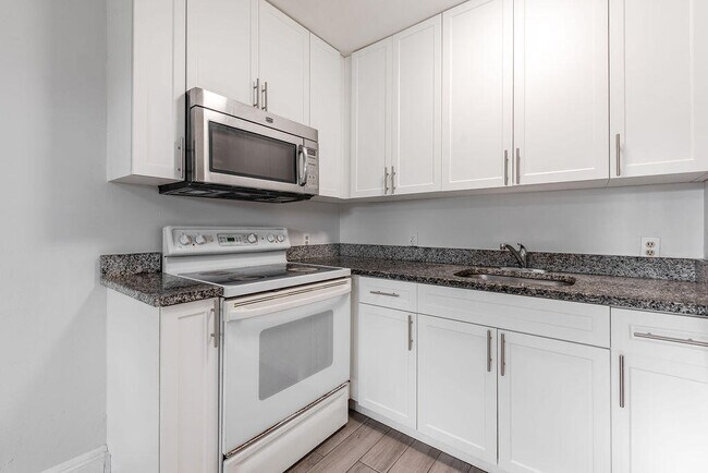 Building Photo - 4953 Freedom Cir