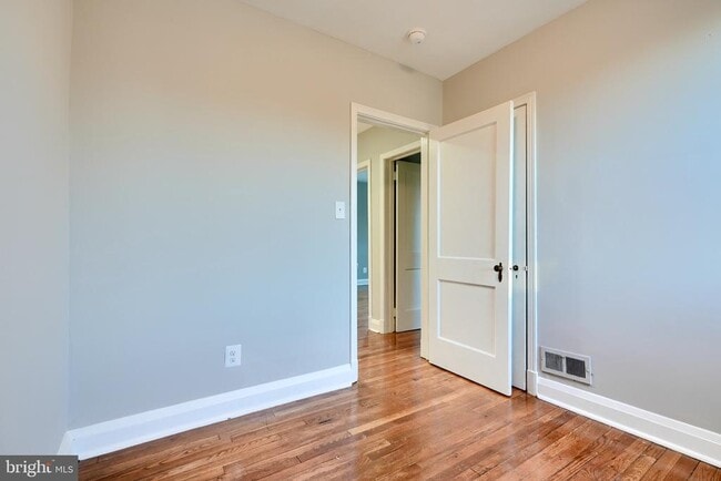 Building Photo - 51 Briarwood Rd