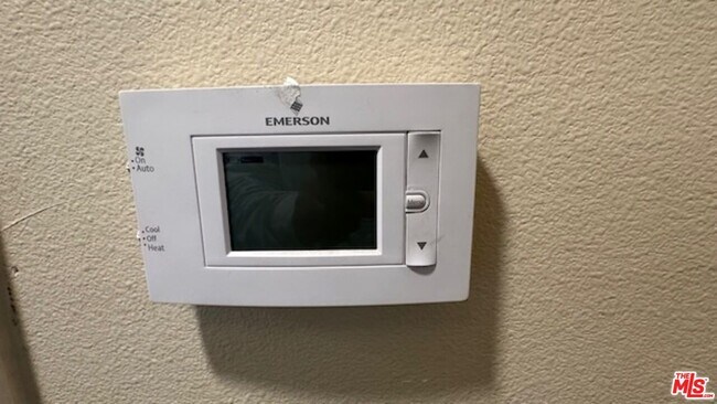 Building Photo - 1161 E 40th Pl