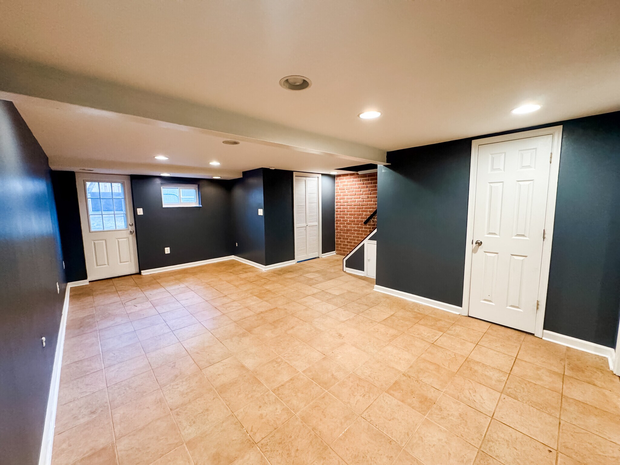 Building Photo - 2963 Sycamore St