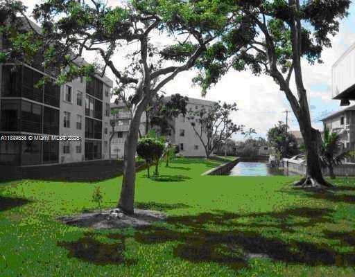 Building Photo - 115 Royal Pk Dr