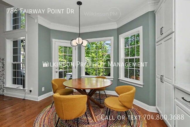 Building Photo - 786 Fairway Point Dr