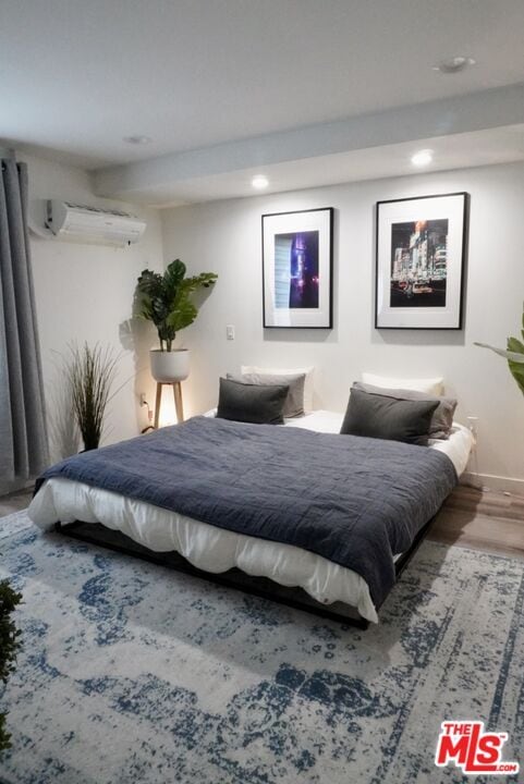 Building Photo - 1157 S Point View St