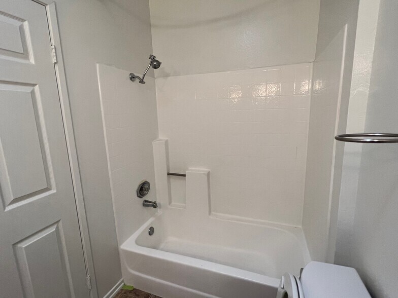 Building Photo - 3822 Bentley Ave