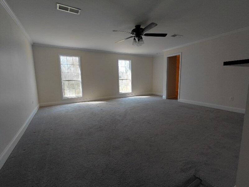 Building Photo - 211 Crakston Ct