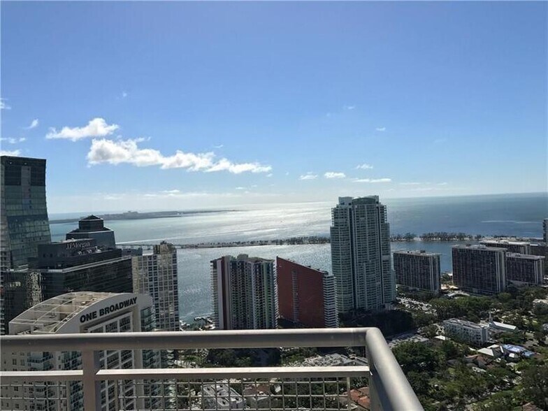 Building Photo - 60 SW 13th St