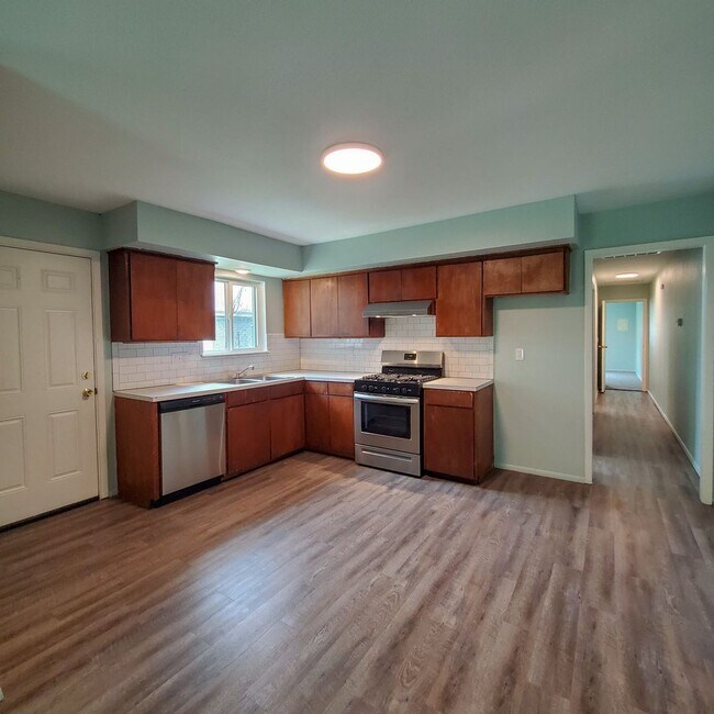 Building Photo - 1117 E Parker St