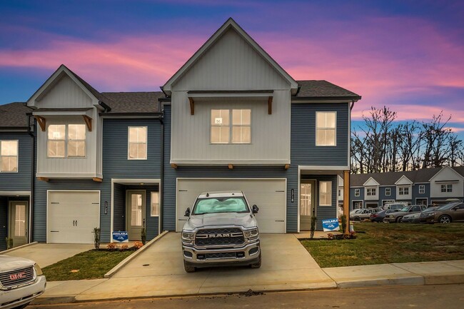 Building Photo - 1718 Lateglow Wy