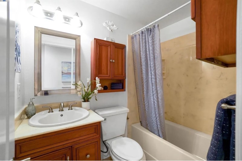 Building Photo - 363 Oleander Ave