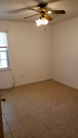 Building Photo - 211 Dillard St