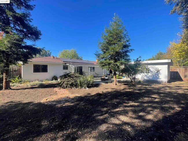 Building Photo - 1248 Hale Dr