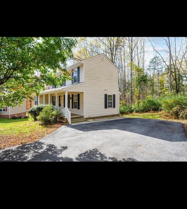 Building Photo - 224 Dove Ct