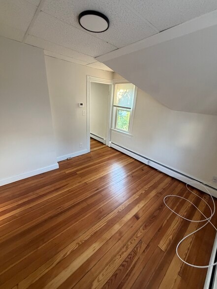 Building Photo - 277 Mauran Ave