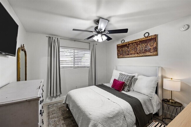 Building Photo - 2512 Azalea Ct