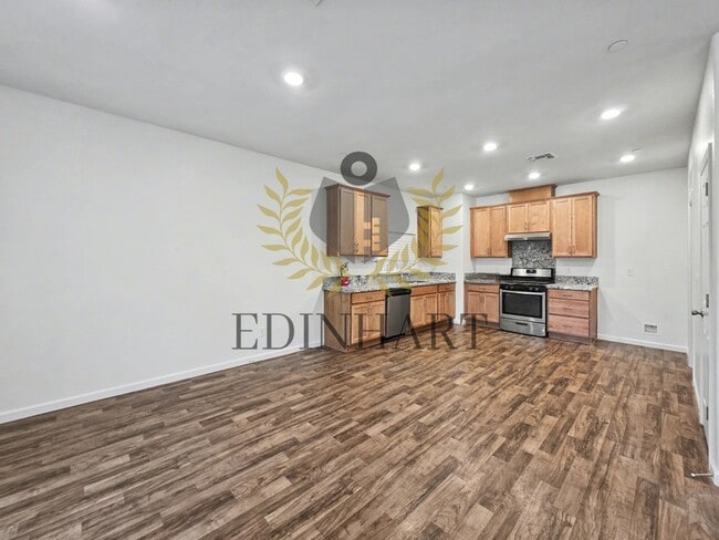 Building Photo - 7198 E Normal Ave