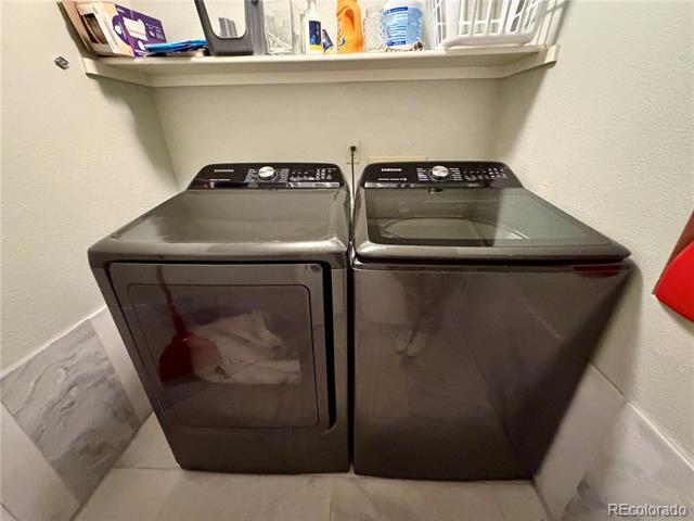 Building Photo - 9853 Salford Ln