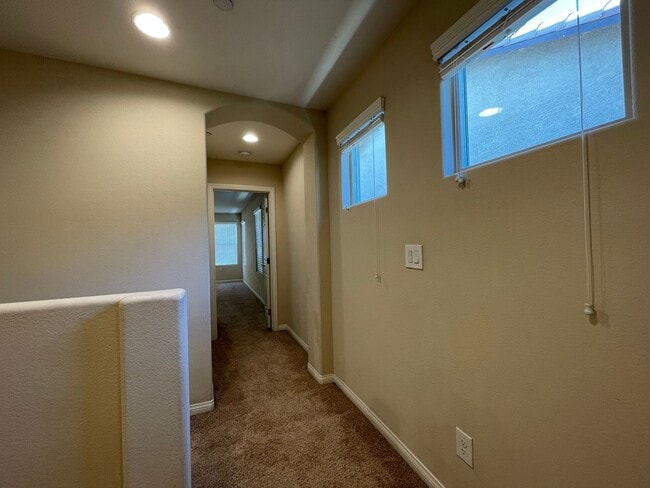 Building Photo - 4 BED 2.5 BATH 2 CAR GARAGE SINGLE FAMILY ...
