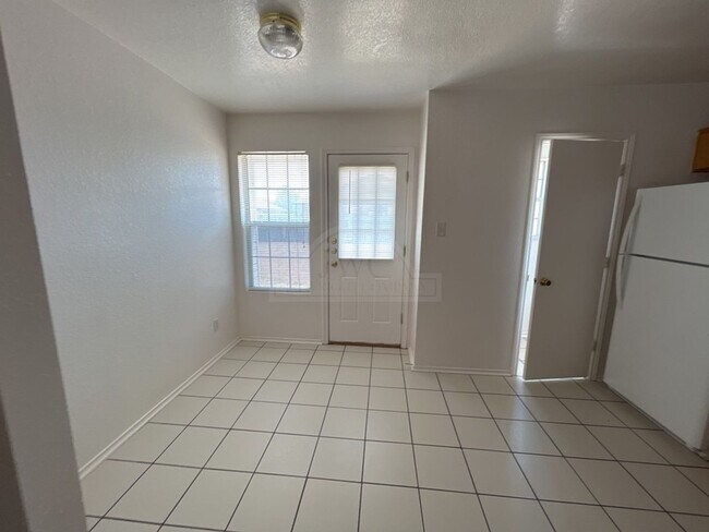 Building Photo - 4504 Deek Dr