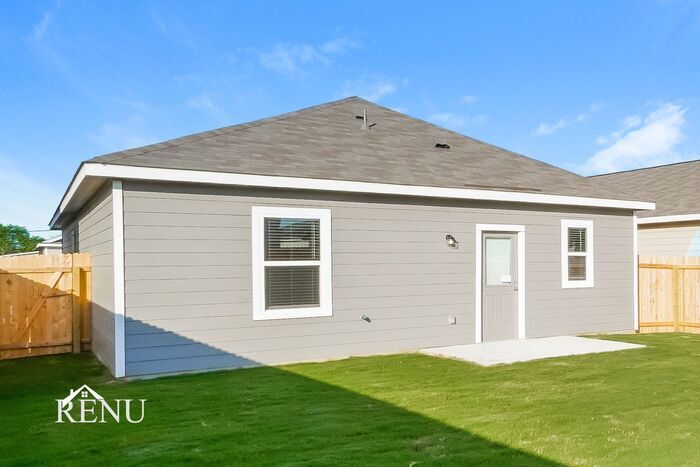 Building Photo - 5027 Firefly Hls