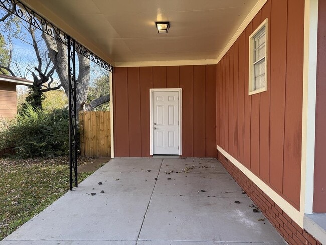 Building Photo - 4900 Berta Rd