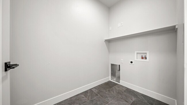 Building Photo - 1107 Mee Cyn Cir
