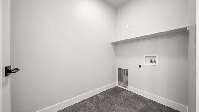 Building Photo - 1109 Mee Cyn Cir