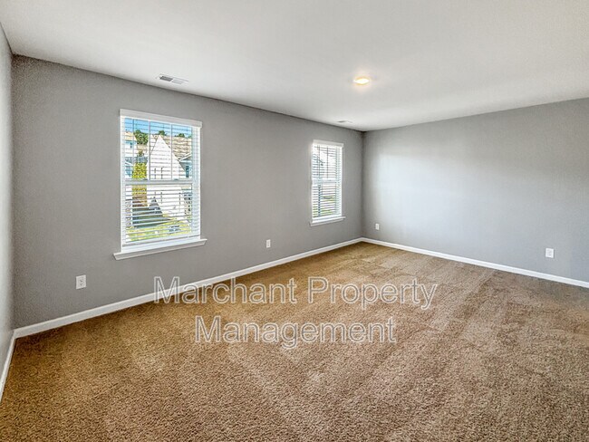 Building Photo - 106 Green Oak Dr