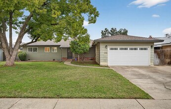 Building Photo - FOR RENT