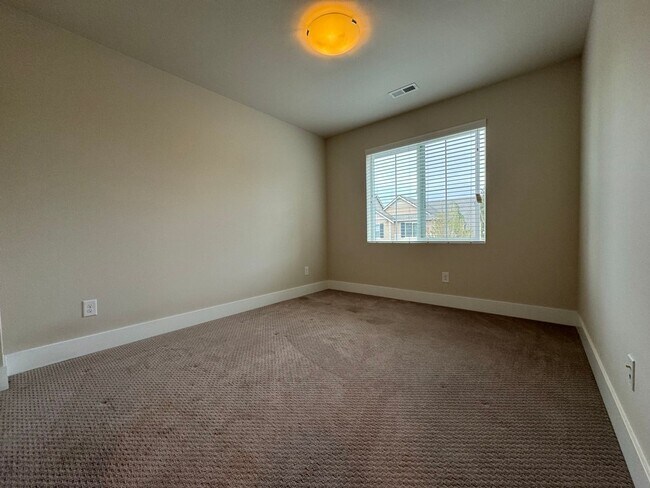 Building Photo - Gorgeous 4BR, 3.5BA Gem in Kingstone Community, Lynnwood,