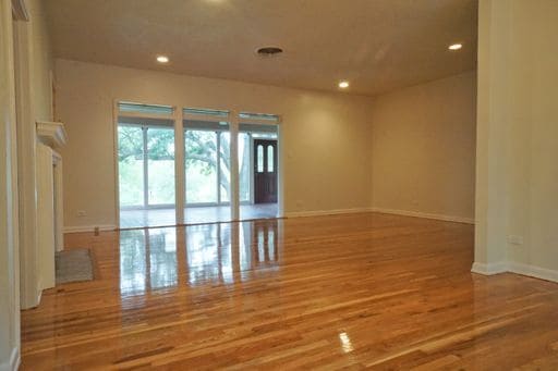 Building Photo - Bel Meade Beauty with Heated Pool and Hot-tub