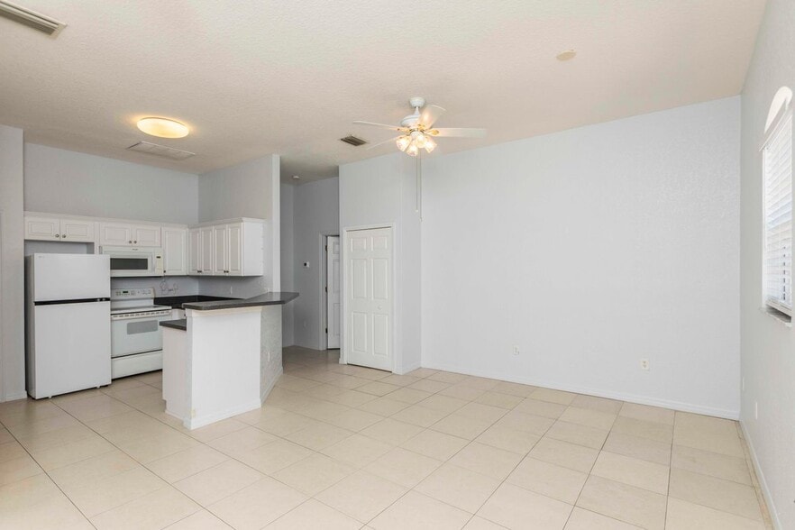 Building Photo - 4753 Marine Pkwy