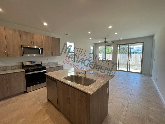Building Photo - New home in the Beautiful Southern Highlan...