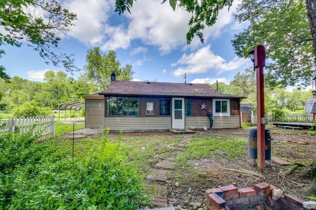 Building Photo - 8182 Riverview Dr