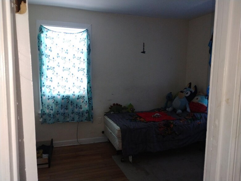 Building Photo - 13 Poplar Pl